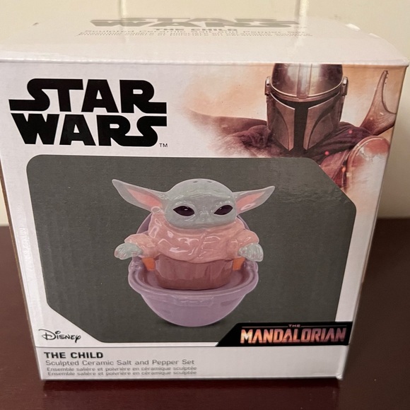 Star Wars Mandalorian Baby Yoda The Child Salt and Pepper Shakers Cerami… - Picture 5 of 7